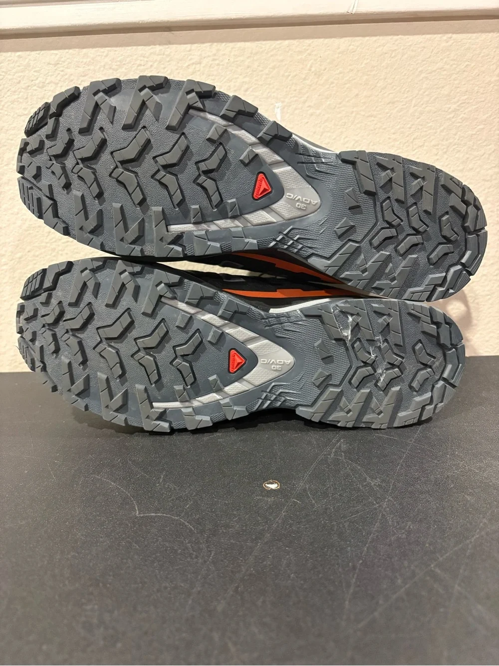 Salomon XA PRO 3D V9 GTX GORE-TEX  Trail Hiking Shoes Men’s Sz 8 Fast Shipping